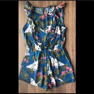 Express short romper bird and leaf design